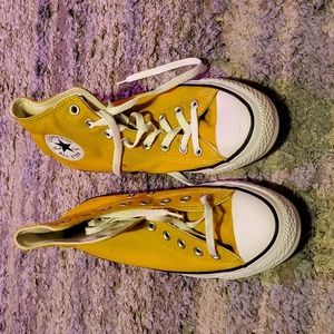 gold converse
